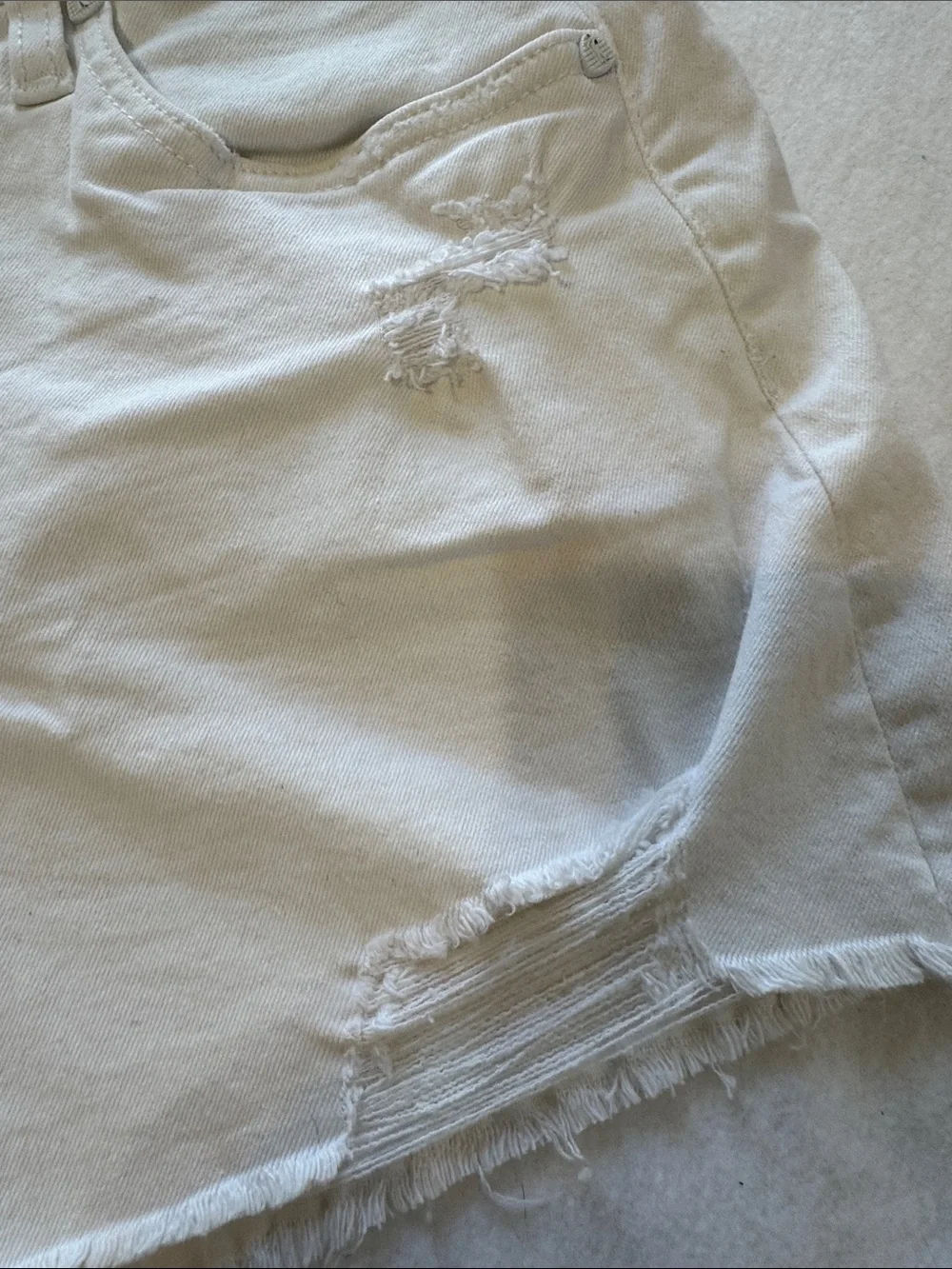 KUT from the Kloth Jane White Distressed Denim Long Shorts Size 4 Frayed Hem